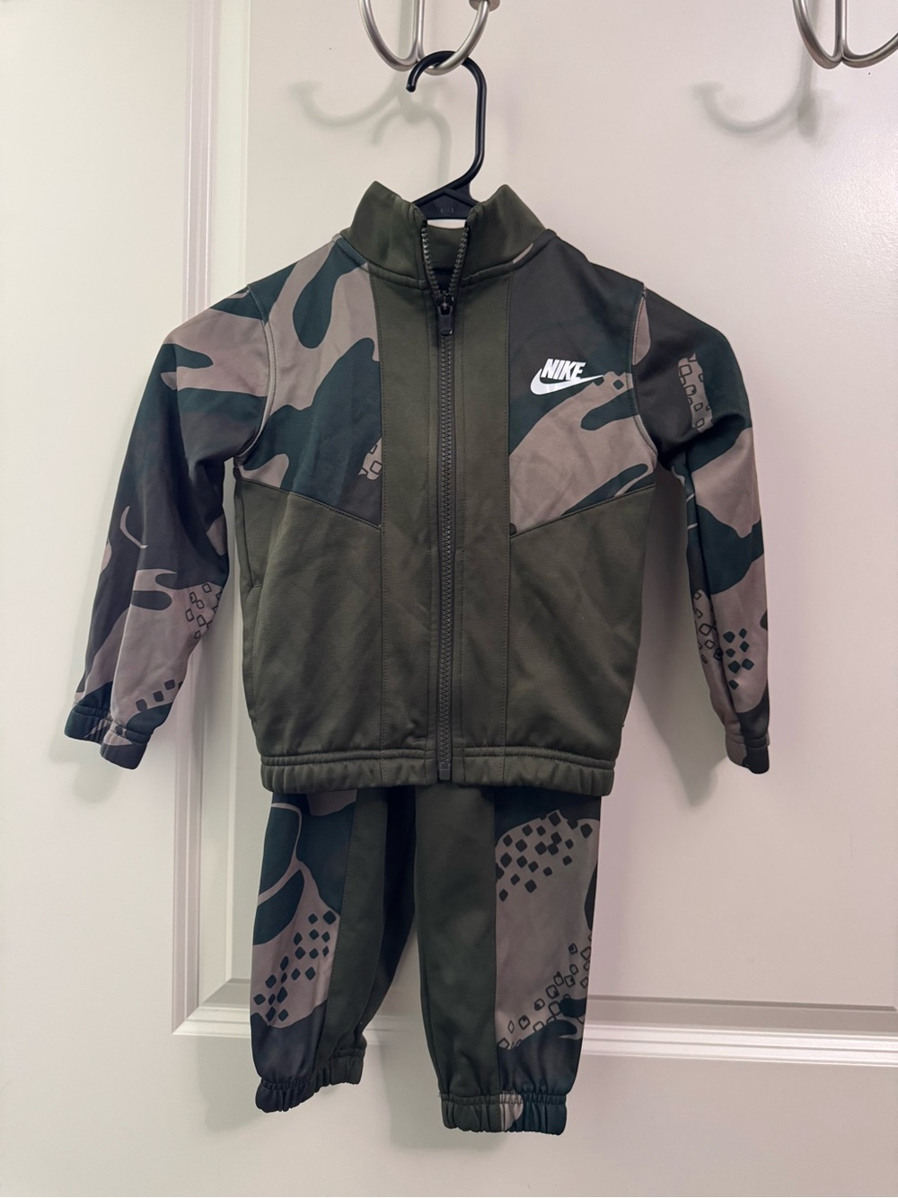 Nike Green Camo Kids Track Set 3T